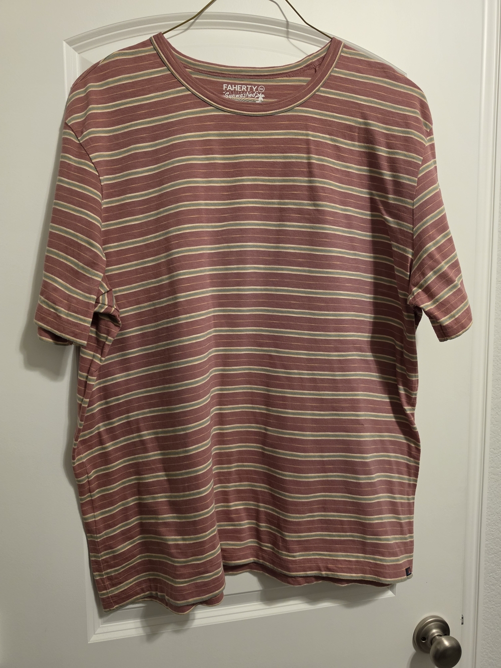 Faherty Stripe Crewneck T-Shirt in Dusty Rose